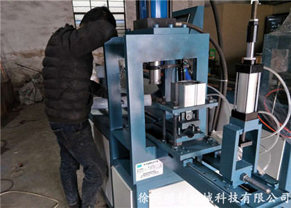 高端纯净水灌装机发展将会进入发展的快车道