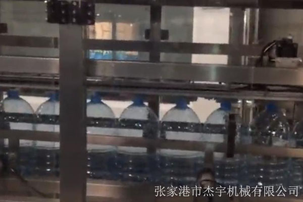 5L直线式灌装机