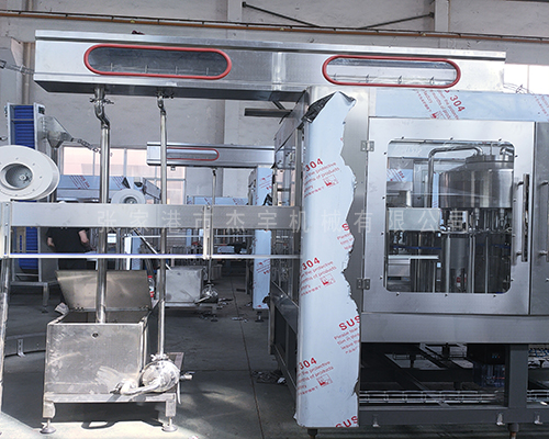 瓶装饮用水灌装