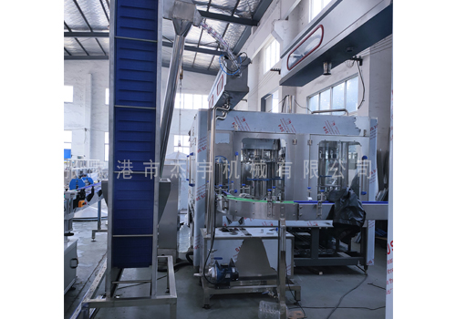 5升桶旋转灌装机